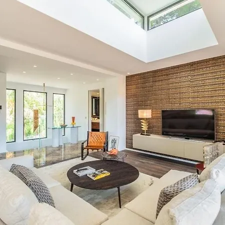 Ferienhaus With Private Pool For 14 People Loyola